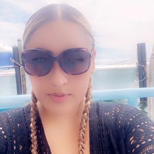 Meet your Posher, Dora